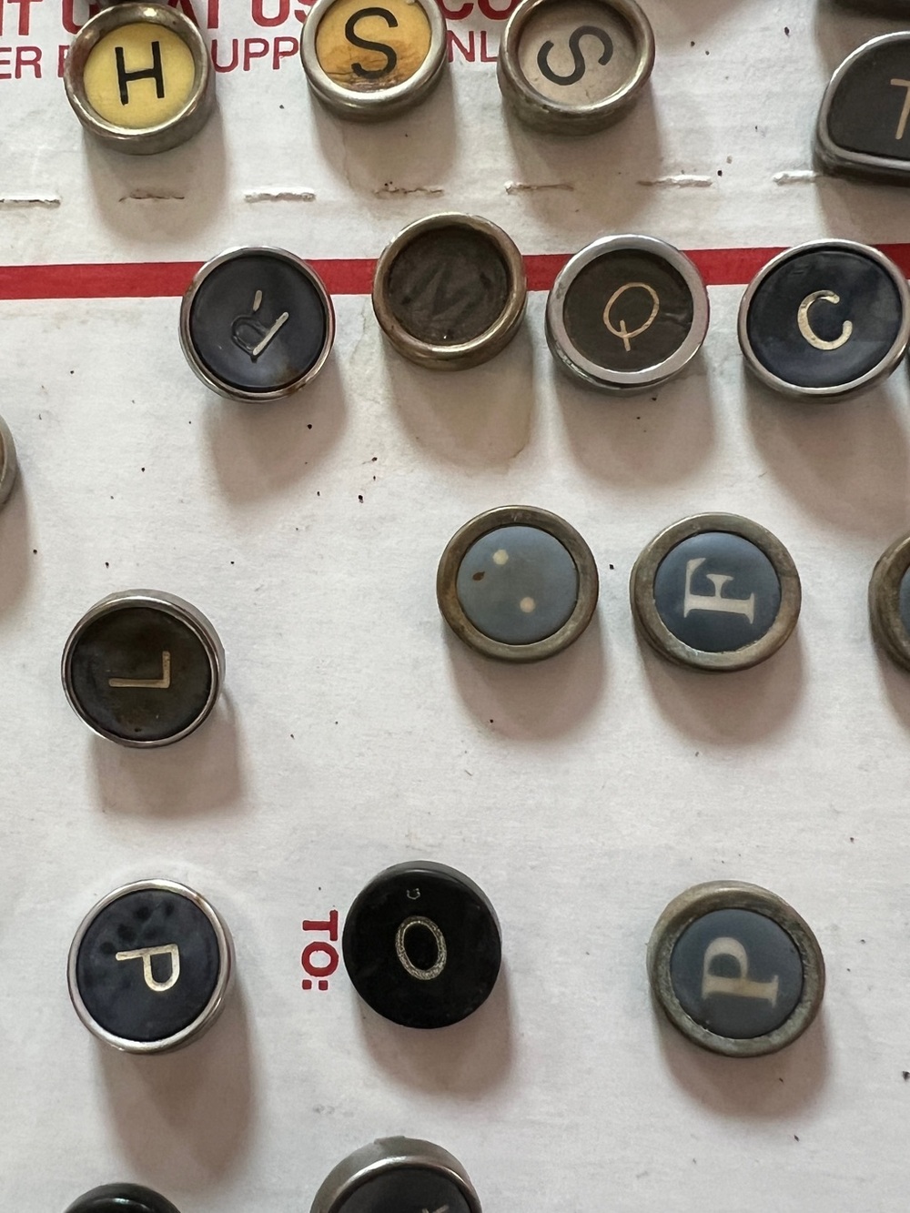Vintage TYPEWRITER KEYS mixed lot of 46 - Picture 12 of 16